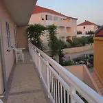 In With Sea View, Terrace, Air Conditioning, Wi-fi Апартаменты *