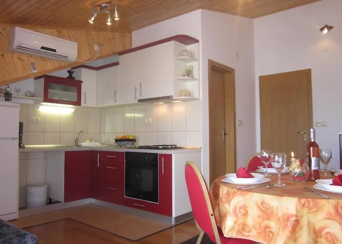 In With Sea View, Terrace, Air Conditioning, Wi-fi Χβαρ