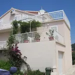 Apartmán In With Sea View, Terrace, Air Conditioning, Wi-fi