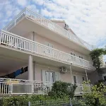 In With Sea View, Terrace, Air Conditioning, Wi-fi