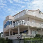 In With Sea View, Terrace, Air Conditioning, Wi-fi