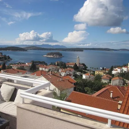 Apartment In With Sea View, Terrace, Air Conditioning, Wi-fi