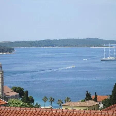 In With Sea View, Terrace, Air Conditioning, Wi-fi Апартаменты Хвар