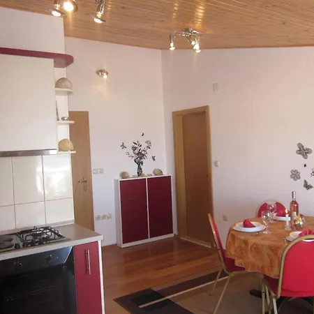 Apartman In With Sea View, Terrace, Air Conditioning, Wi-fi *